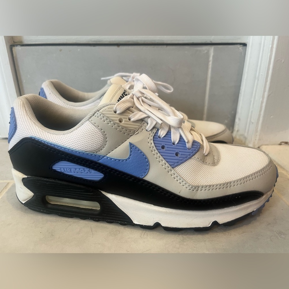 Women’s Nike Air Max 90 size 7.5